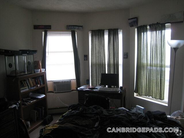 Building Photo - 122 Berkshire St