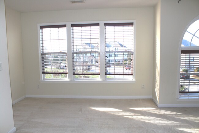 Dining space - 6118 Hedgecock Cir