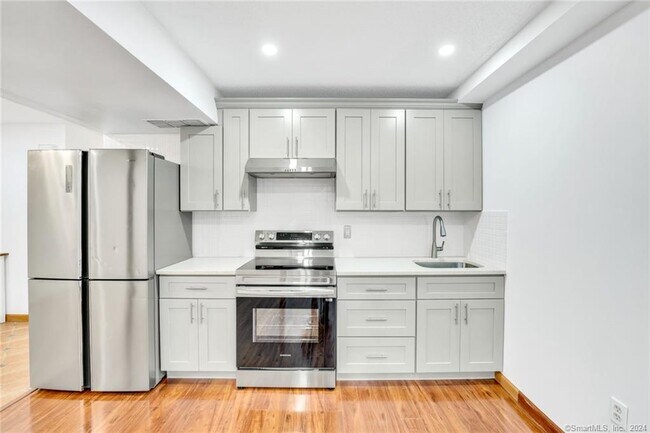 Building Photo - 205 Rosengarten Dr