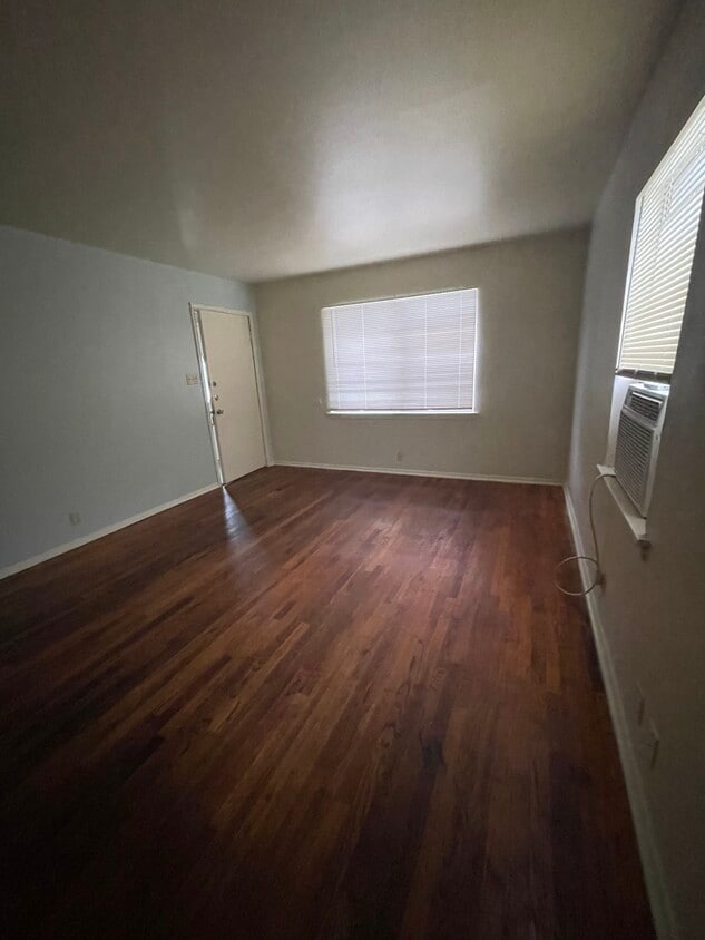 Primary Photo - 1108 Neff St