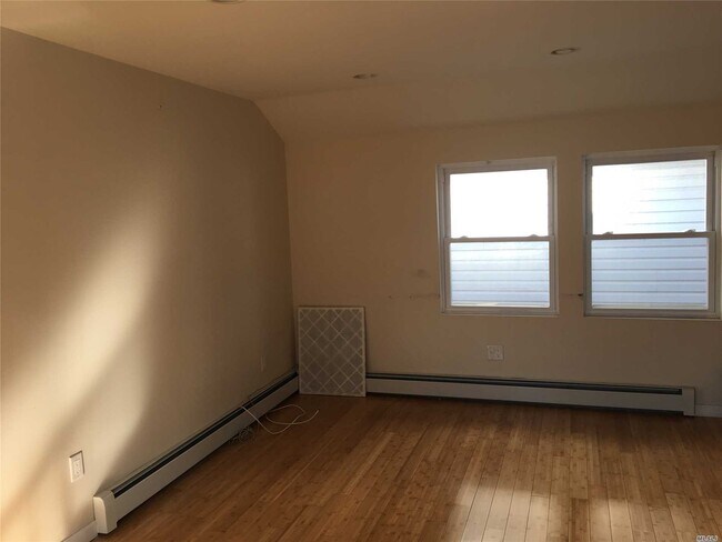 Foto del edificio - 139-28 Lakewood Ave