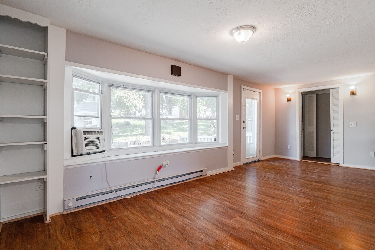Living Room - 18629 Amidon Ave