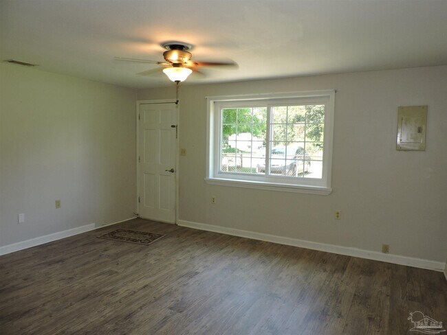 Building Photo - 2701 Eureka Ln