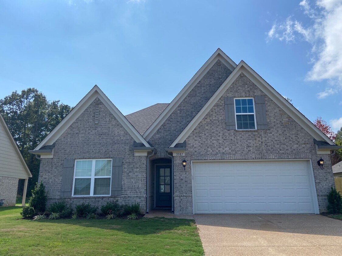 Primary Photo - Beautiful home ready for move-in!