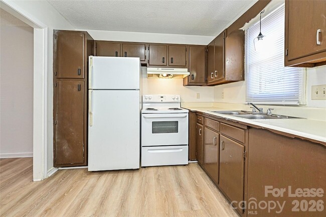 Foto del edificio - 268 Church St N