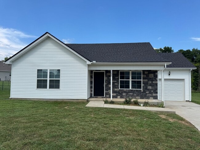 Building Photo - 1605 Gambill Wood Dr