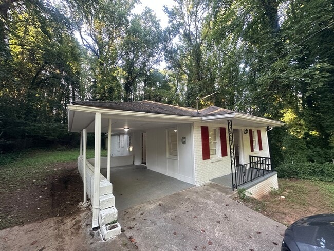 Photo - 400 Greenhill Way SW (Forest Park, GA) House