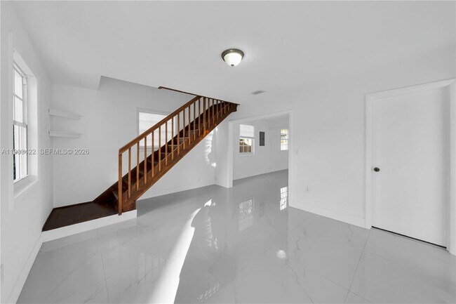 Foto del edificio - 2731 SW 24th St