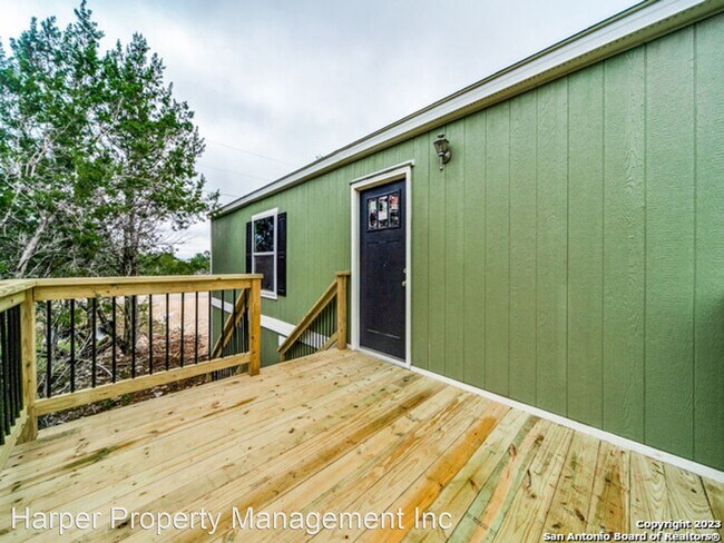 Foto del edificio - 3 br, 2 bath House - 133 Private Road 1517