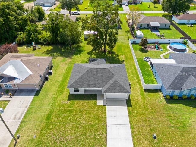 Building Photo - 13422 SW 48th Ave