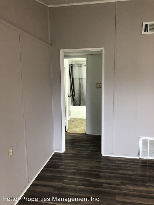 Building Photo - 3 br, 1 bath House - 2711 South Villa