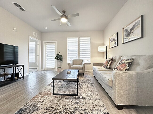 Foto del edificio - 1551 Flournoy Cir W