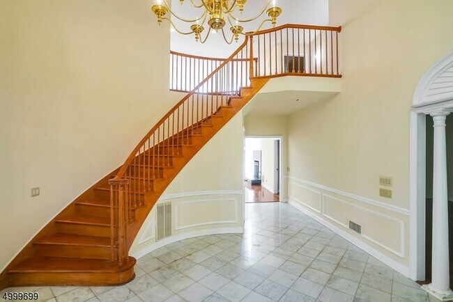 Foto del edificio - 45 Jenks Hill Rd