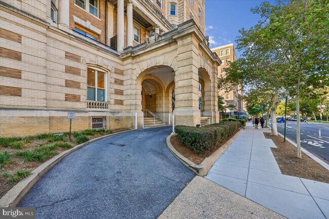 Foto del edificio - 1851 Columbia Rd NW