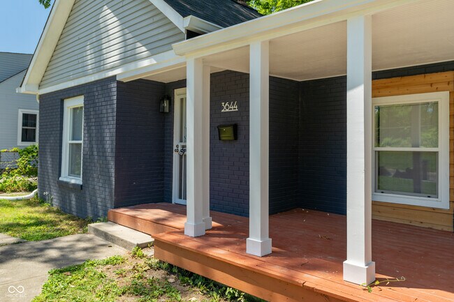 Building Photo - 3644 N Parker Ave