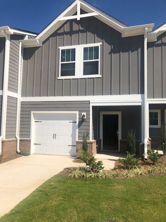 Foto principal - Brand New Townhome with 1 Car Garage in Br...