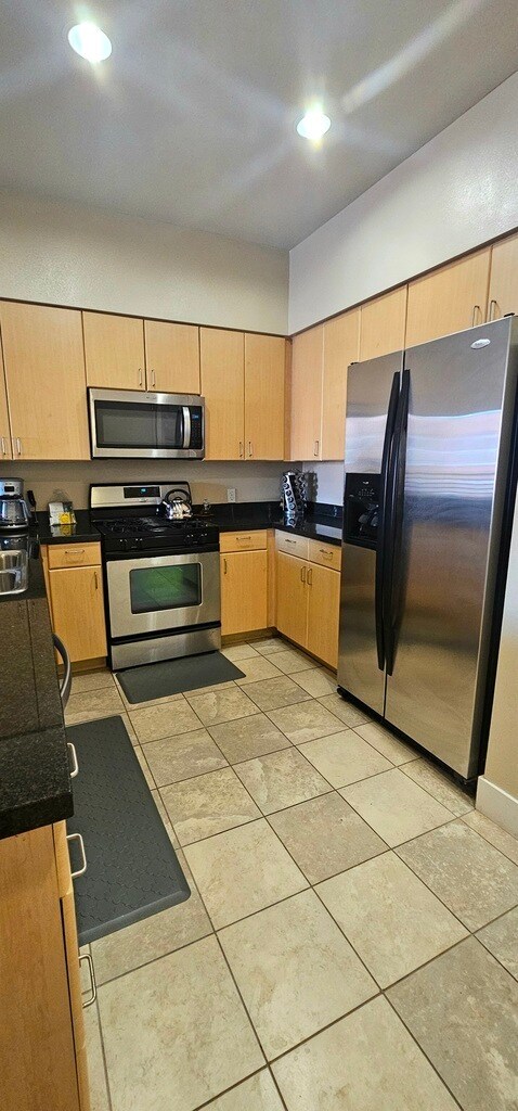 Foto del edificio - 445 Island Ave