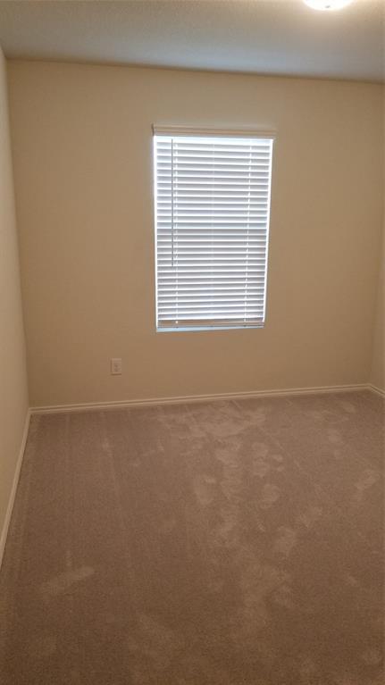 Foto del edificio - 10120 Falkland Rd