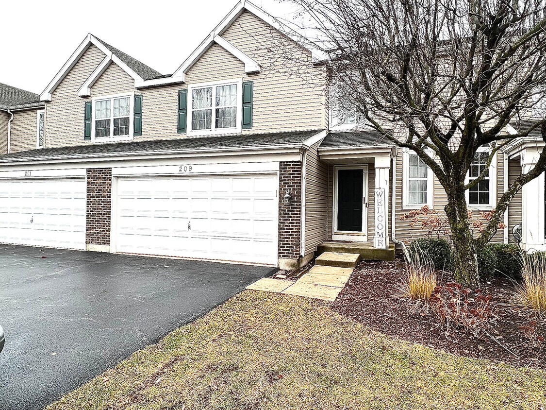 Primary Photo - 209 Mistwood Ln
