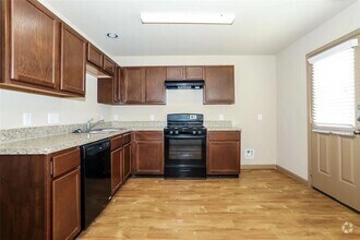 Building Photo - 5843 Kyle Cove Dr