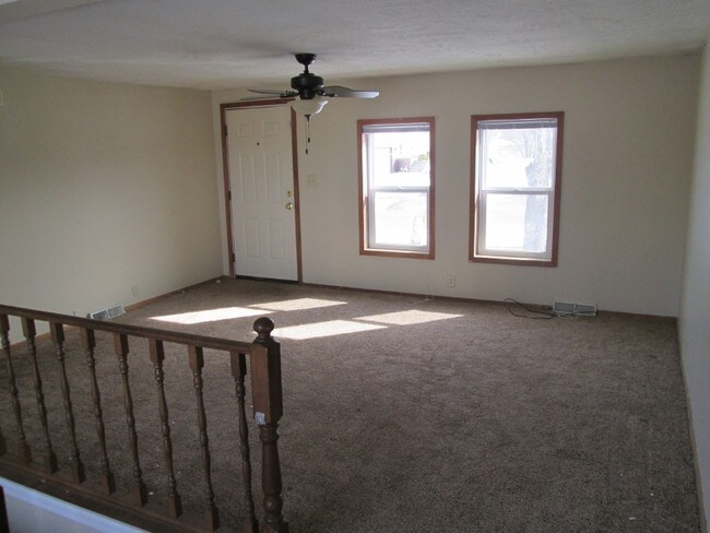 Building Photo - 5216 W Thatcher Ln