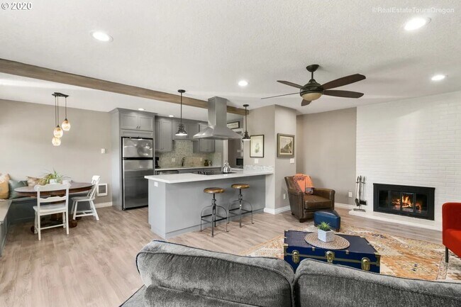 Foto del edificio - 3649 SW 52nd Pl