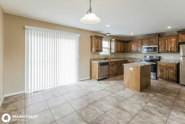 Building Photo - 1404 NE Jaclyn Dr, Grain Valley, MO 64029