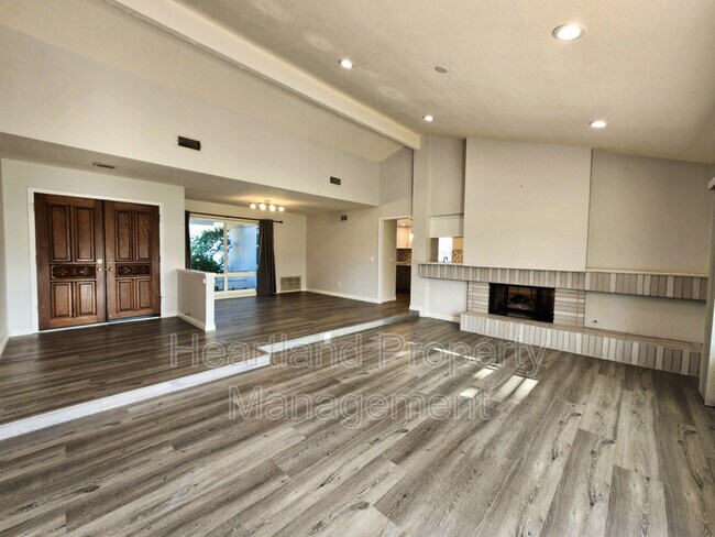 Building Photo - 12463 Bodega Way