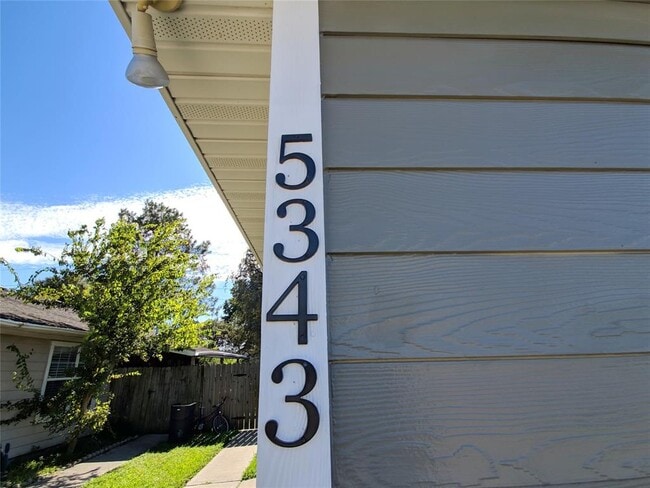 Building Photo - 5343 Cherie Crest Ct