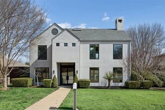 Building Photo - 7030 Blackwood Dr