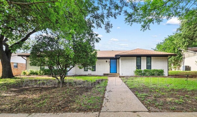 Foto del edificio - 2404 Kentfield Dr