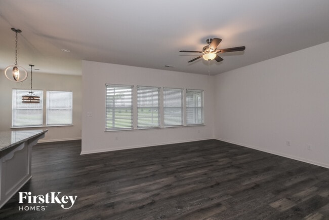 Foto del edificio - 3006 Creeks Landing Dr