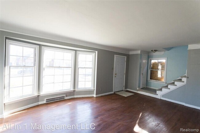 Building Photo - 3 br, 1.5 bath House - 14821 Strathmoor