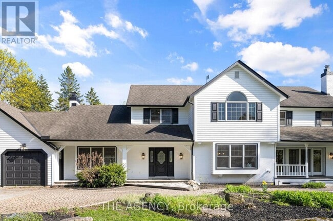 Building Photo - 3635 19th Sideroad