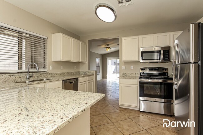 Building Photo - 13021 W Hearn Rd, El Mirage, AZ 85335