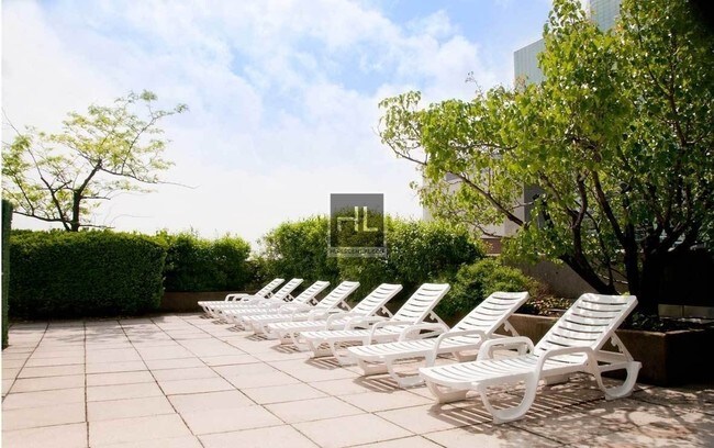 Foto del edificio - 240 E 39th St