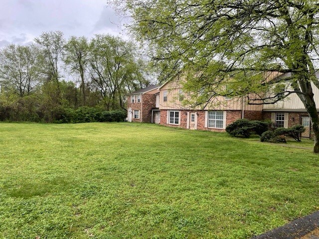 Foto principal - 1301 Neelys Bend Rd