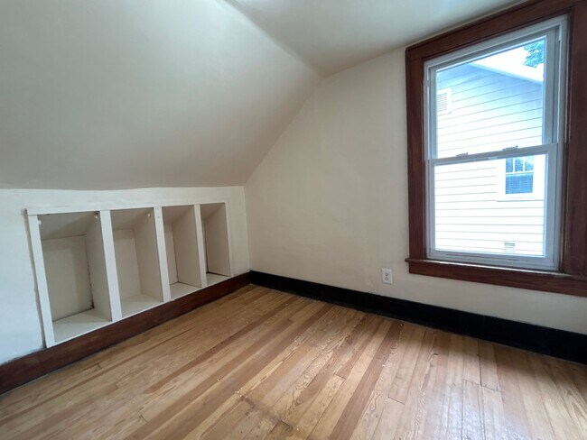 Foto del edificio - 1714 Roys Ave
