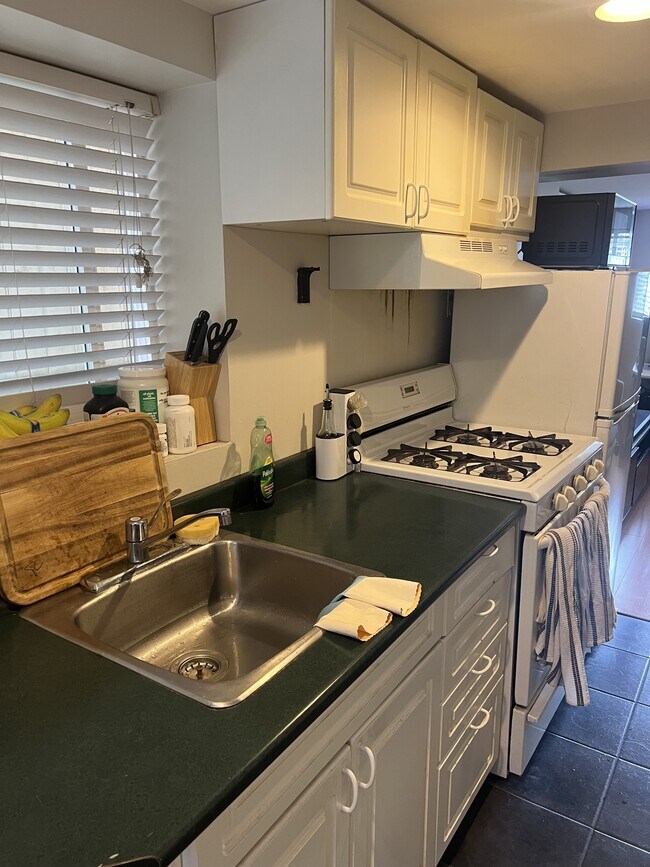 Photo du bâtiment - 481 W 19th Ave