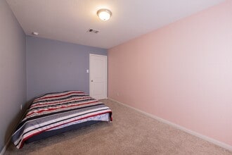 Building Photo - 10814 Spring Brook Pass Dr