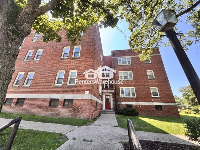 Building Photo - 4200 Grand Ave