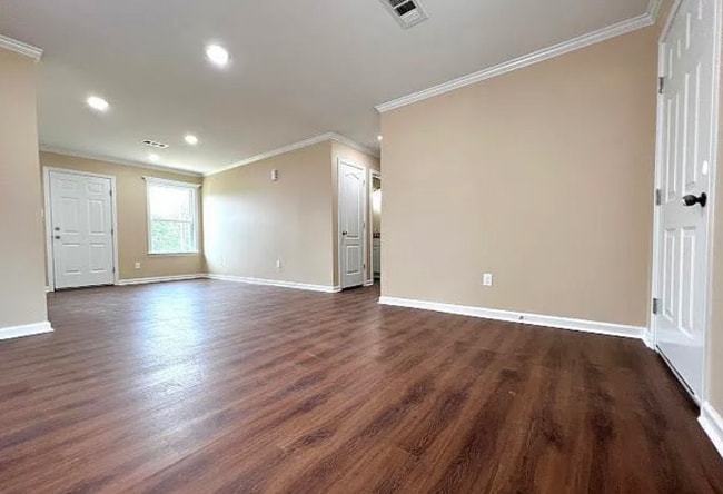 Building Photo - 608 Libby Ln