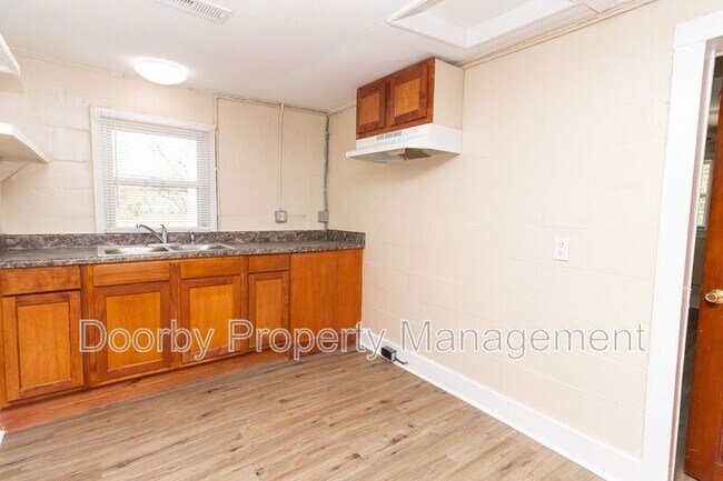 Foto del edificio - 1422 Wilson Rd