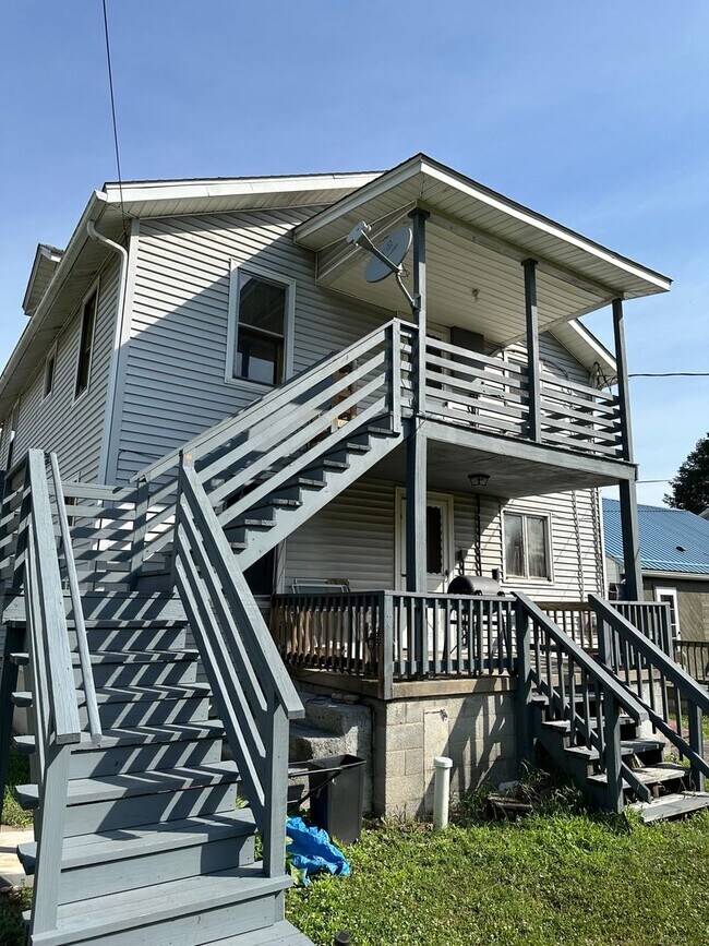 Building Photo - 203 Hazel Street