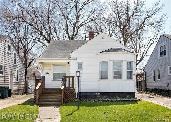 Building Photo - 1426 E 10 Mile Rd