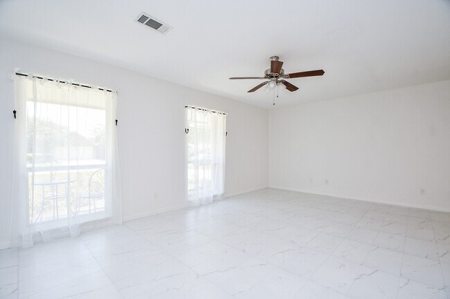 Foto del edificio - 9806 Larston St