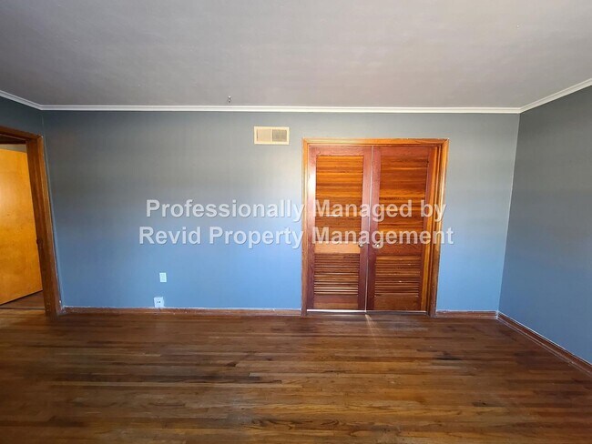 Foto del edificio - Large 3 bed 1.5 bath!