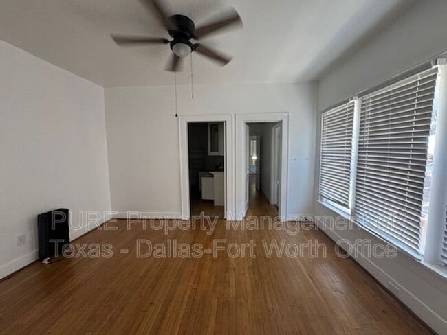 Building Photo - 3762 W 7th St