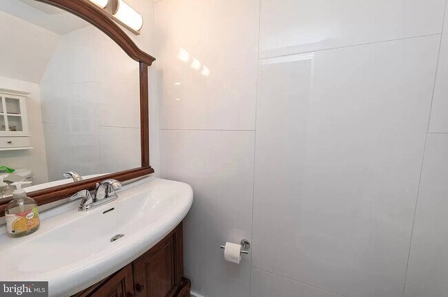 Foto del edificio - 2162 Conwell Ave