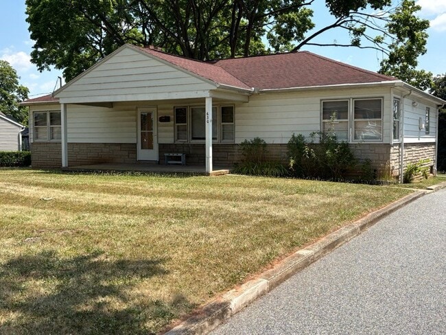 Building Photo - 630 Vine St